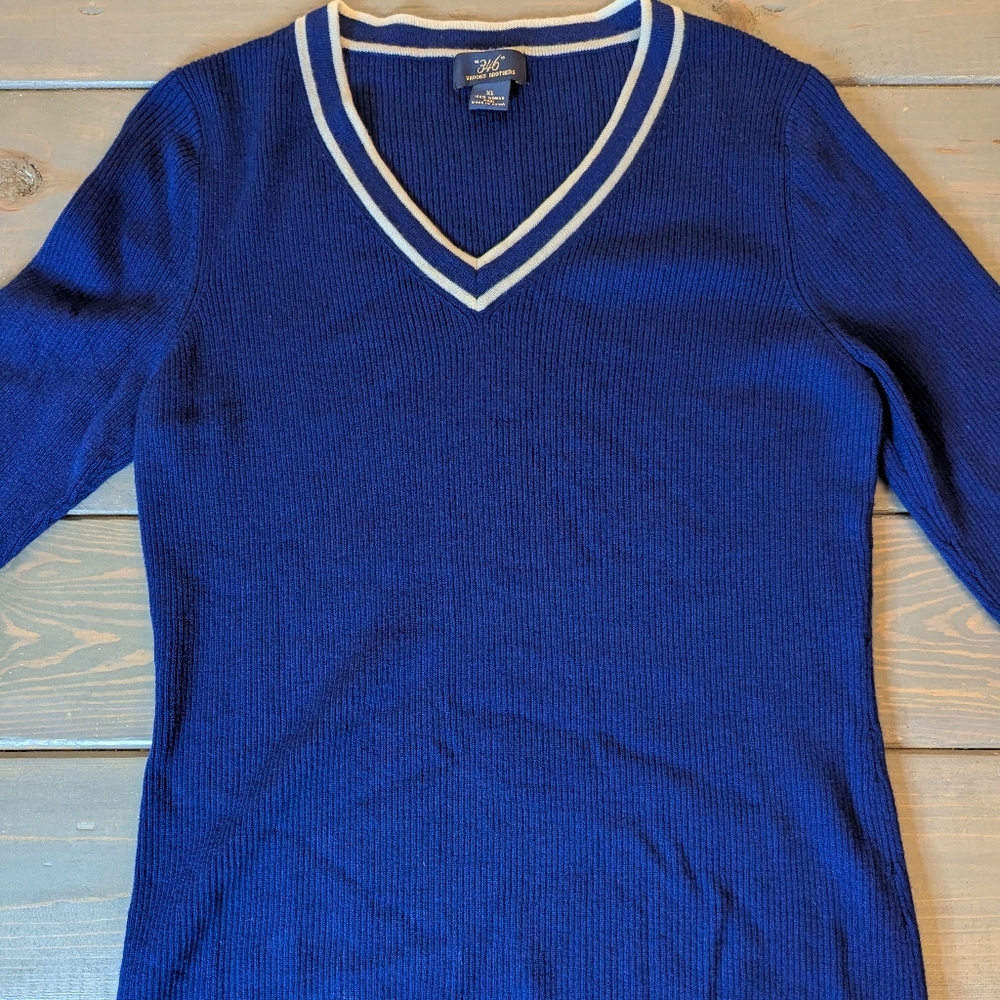 Brooks Brothers 346 Women’s XL Merino Wool Blue V Neck Sweater